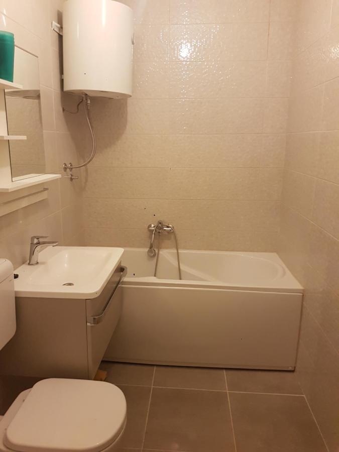 Apartment Sretni Dimnjacar Osijek Eksteriør billede