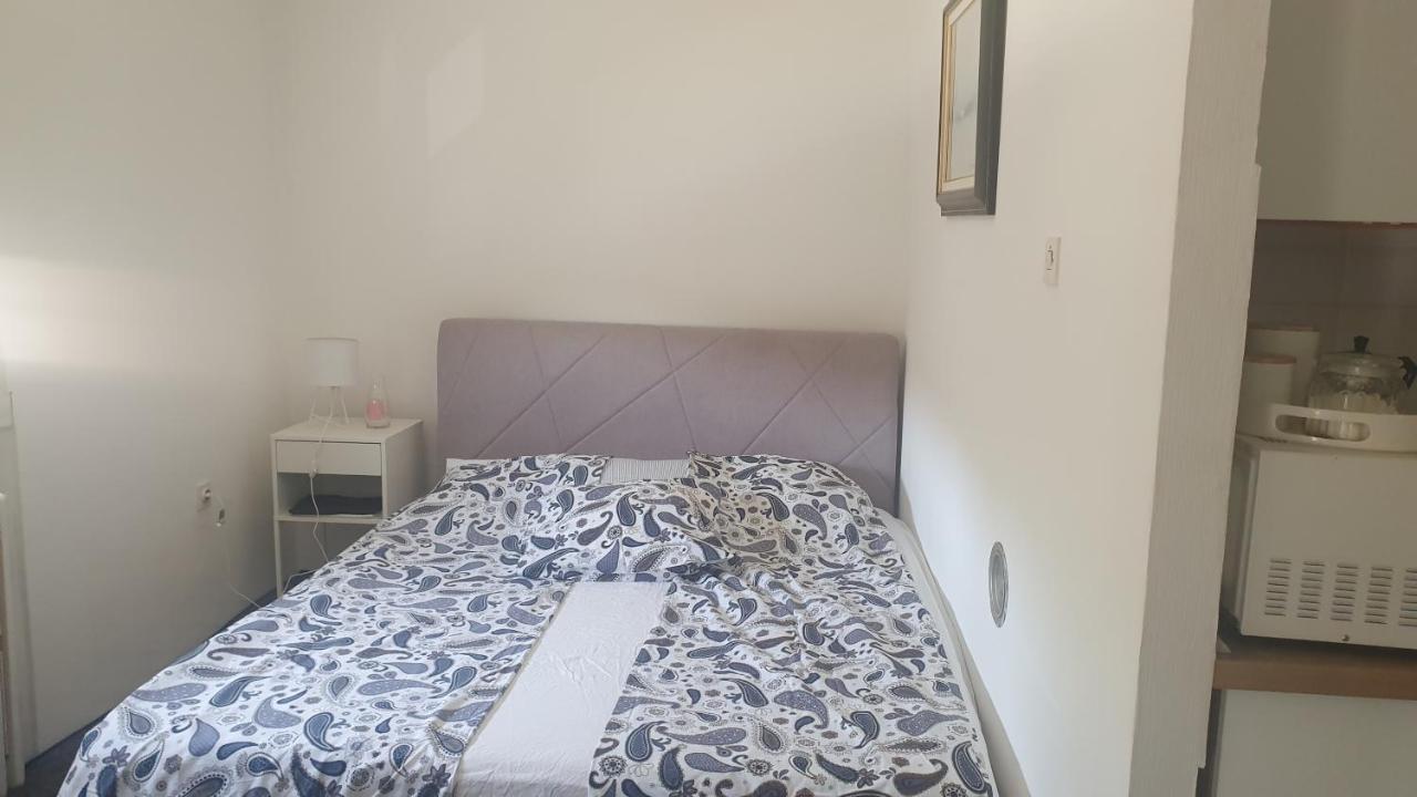 Apartment Sretni Dimnjacar Osijek Eksteriør billede